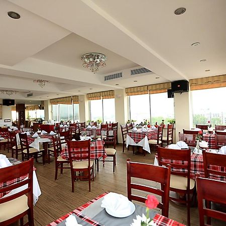 Moon View Hotel - 65 Cua Bac - By Bay Luxury Hanói Exterior foto